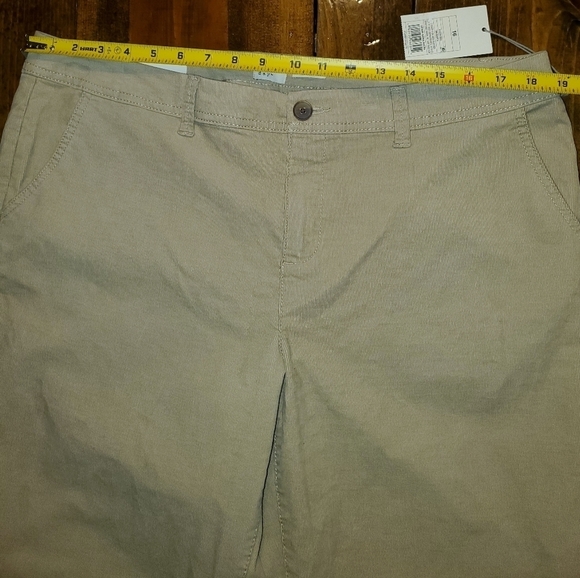 Khaki corduroy slim cut pants Size 16 Mid rise NEW - Picture 6 of 10